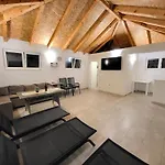 Gorana With Large Private Pool Villa Sutina