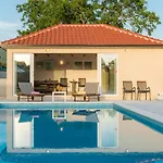 Gorana With Large Private Pool