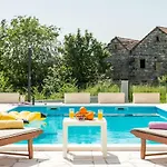 Villa Gorana With Large Private Pool *