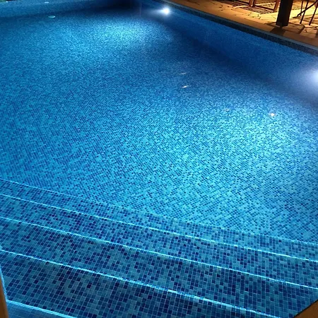 Gorana For 10 With Large Private Pool