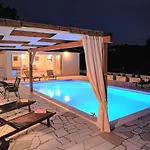 Gorana With Large Private Pool * Sutina