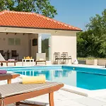 빌라 Gorana With Large Private Pool *