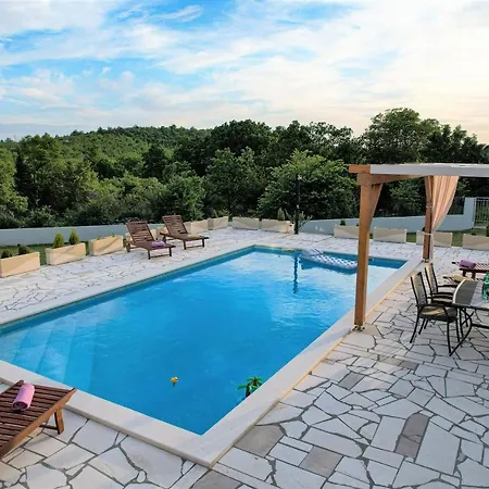 Gorana For 10 With Large Private Pool