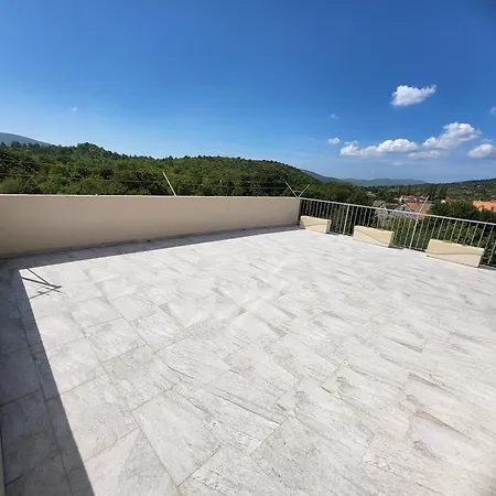 Gorana With Large Private Pool