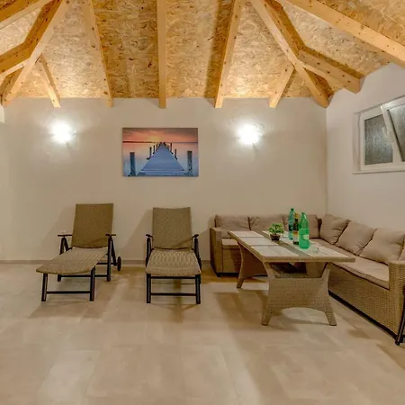 Gorana For 10 With Large Private Pool Villa *