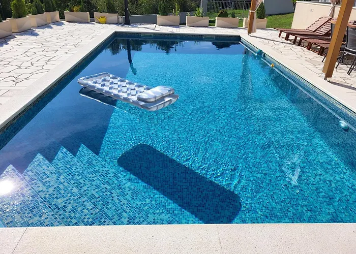 Gorana With Large Private Pool