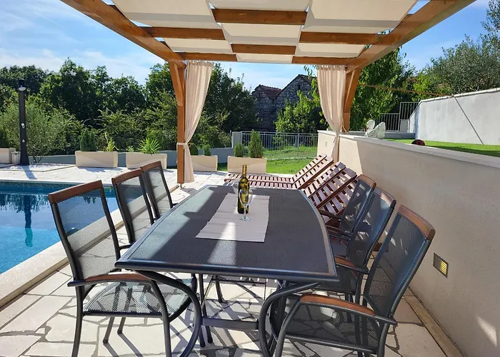 Gorana With Large Private Pool וילה Sutina